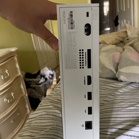 Xbox seris s with controllers - Picture 3 of 3